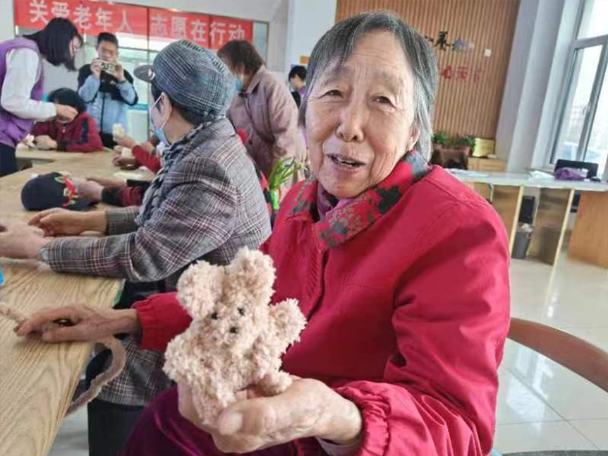 2024年3月27日  咱家社区养老服务中心开展“指尖心上，幸福咱家”DIY活动