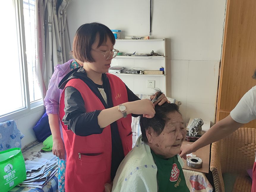 解凤仙.jpg
